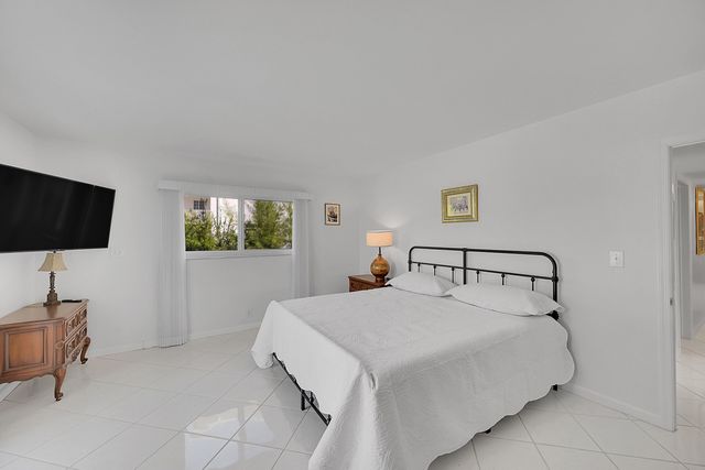 1702 S Ocean Boulevard 1, Delray Beach, FL 33483