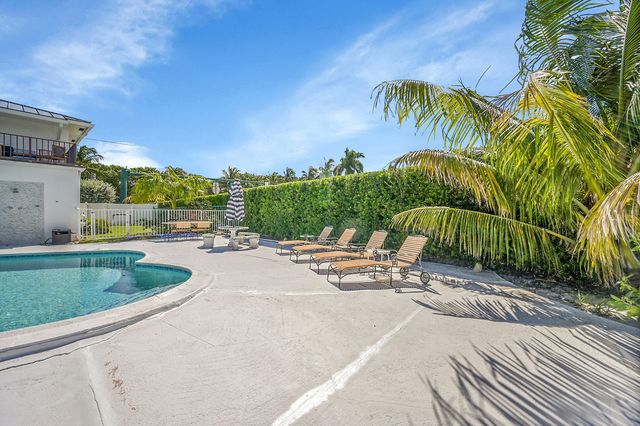 1702 S Ocean Boulevard 1, Delray Beach, FL 33483