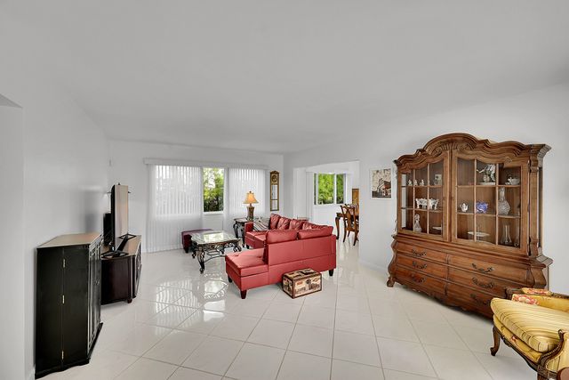 1702 S Ocean Boulevard 1, Delray Beach, FL 33483