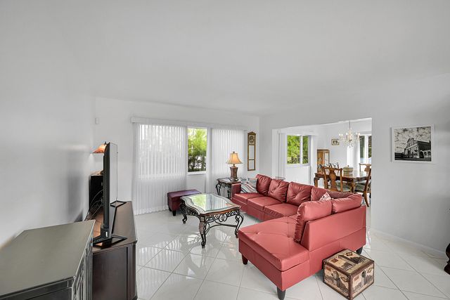 1702 S Ocean Boulevard 1, Delray Beach, FL 33483