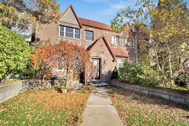 8833 Francis Lewis Boulevard, Queens Village, NY 11427