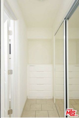 1261 N Laurel Avenue 20, West Hollywood, CA 90046