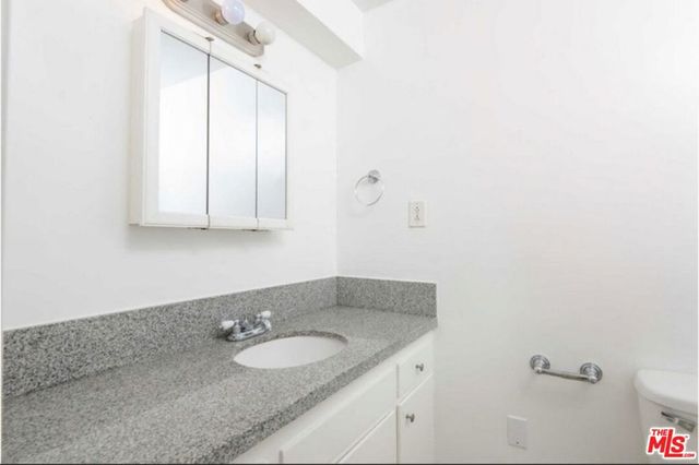 1261 N Laurel Avenue 20, West Hollywood, CA 90046