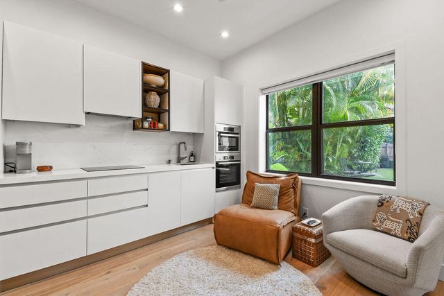 226 Oleander Avenue 3, Palm Beach, FL 33480