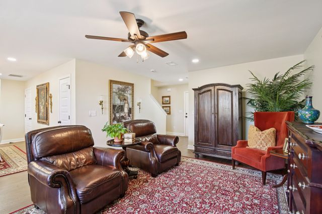 1010 Addler Dr, Springfield, TN 37172