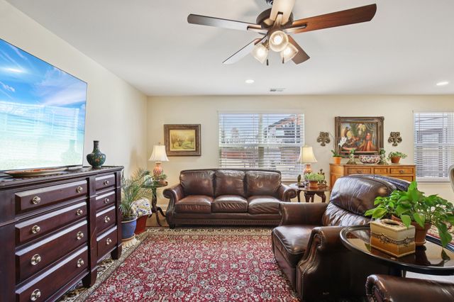 1010 Addler Dr, Springfield, TN 37172