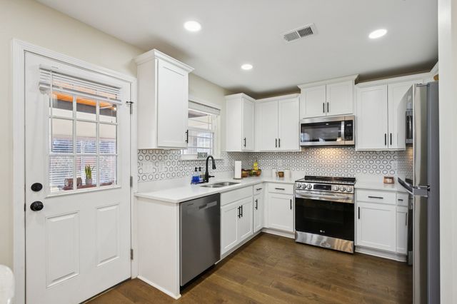 1010 Addler Dr, Springfield, TN 37172