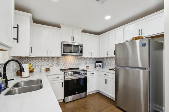 1010 Addler Dr, Springfield, TN 37172