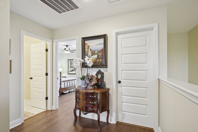 1010 Addler Dr, Springfield, TN 37172