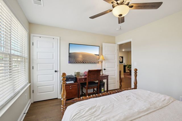 1010 Addler Dr, Springfield, TN 37172