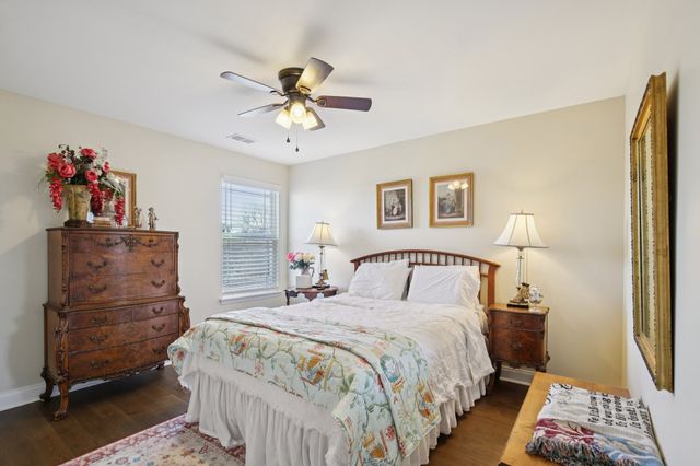 1010 Addler Dr, Springfield, TN 37172