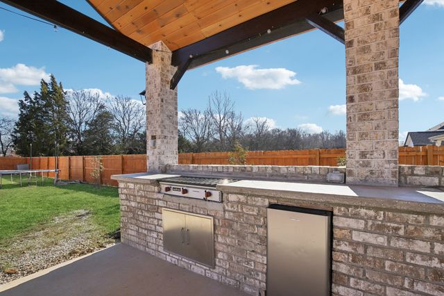 1010 Addler Dr, Springfield, TN 37172