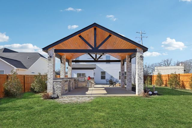 1010 Addler Dr, Springfield, TN 37172