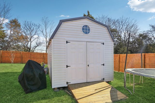 1010 Addler Dr, Springfield, TN 37172