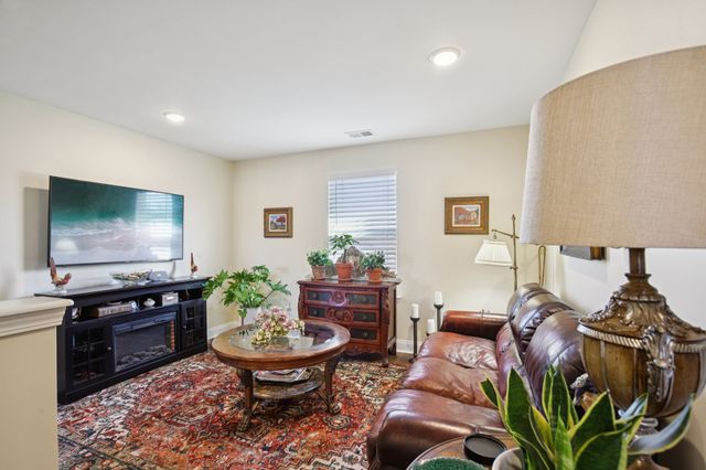 1010 Addler Dr, Springfield, TN 37172