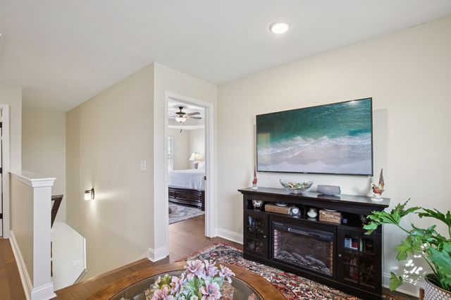 1010 Addler Dr, Springfield, TN 37172