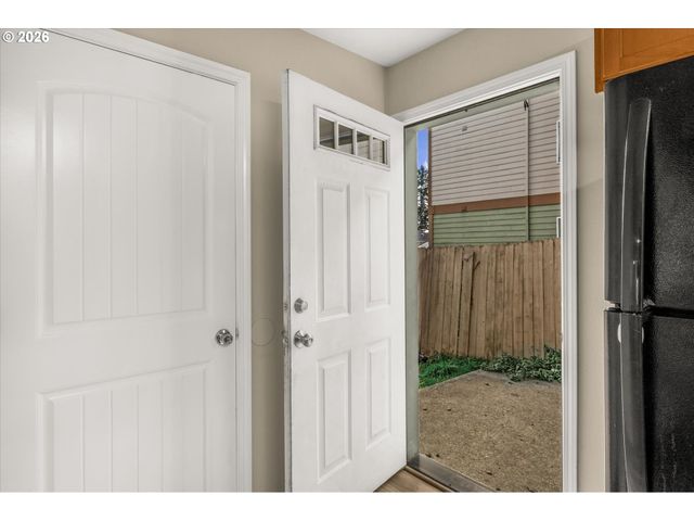 17151 Se ALDER St, Portland, OR 97233