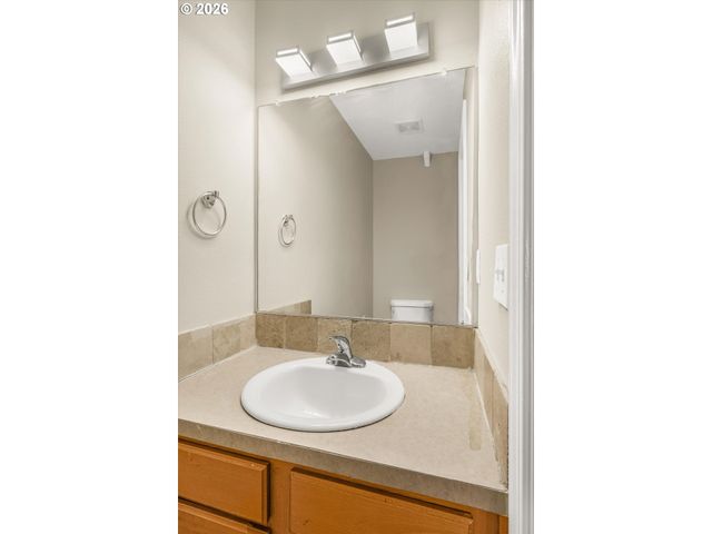 17151 Se ALDER St, Portland, OR 97233