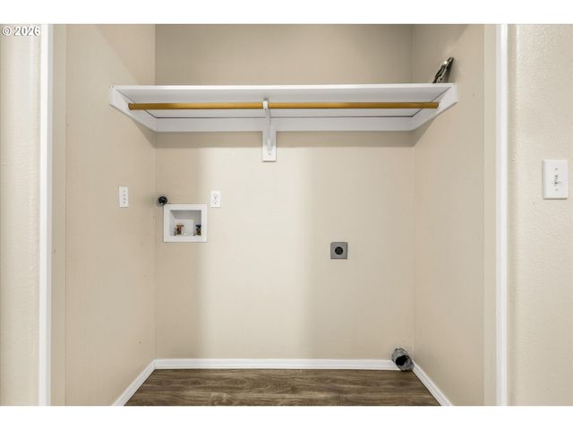 17151 Se ALDER St, Portland, OR 97233