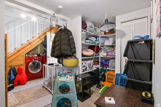 1760 W SUGAR FACTORY RD, West Jordan, UT 84088