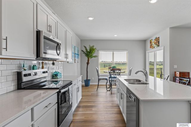 17675 Rose Lane Road, Omaha, NE 68136