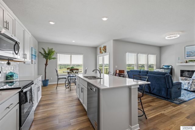 17675 Rose Lane Road, Omaha, NE 68136