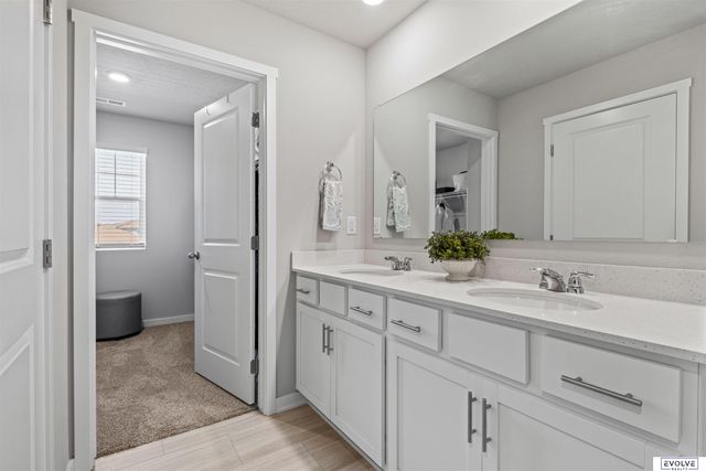 17675 Rose Lane Road, Omaha, NE 68136