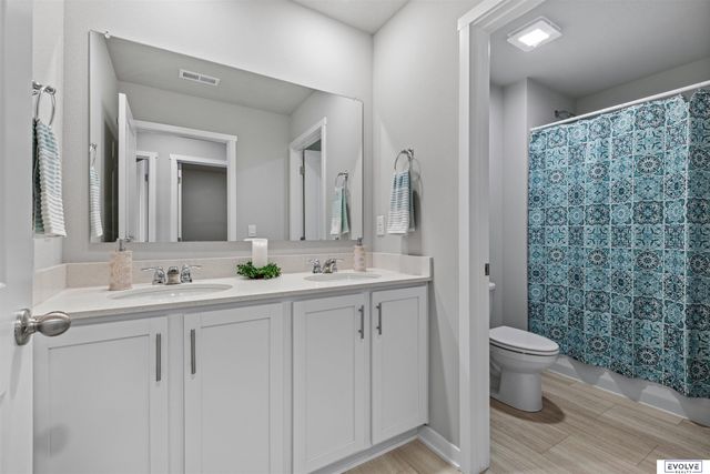 17675 Rose Lane Road, Omaha, NE 68136