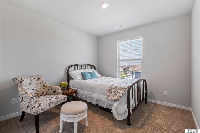 17675 Rose Lane Road, Omaha, NE 68136