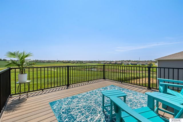 17675 Rose Lane Road, Omaha, NE 68136