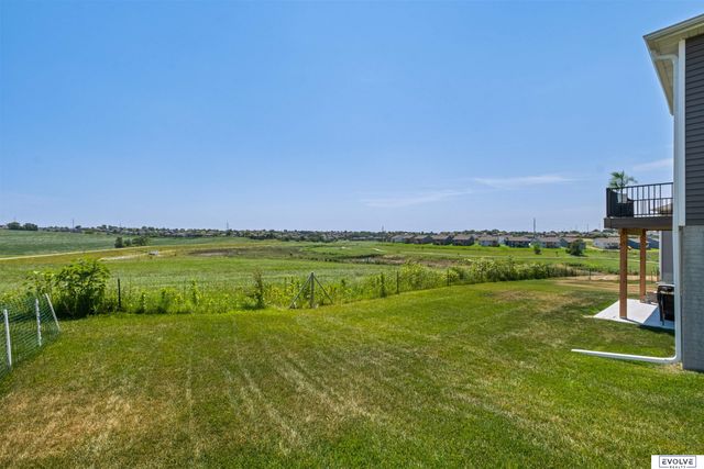 17675 Rose Lane Road, Omaha, NE 68136