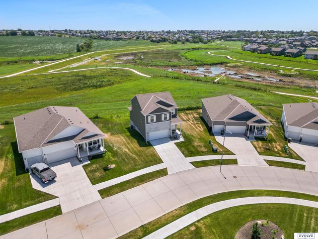 17675 Rose Lane Road, Omaha, NE 68136