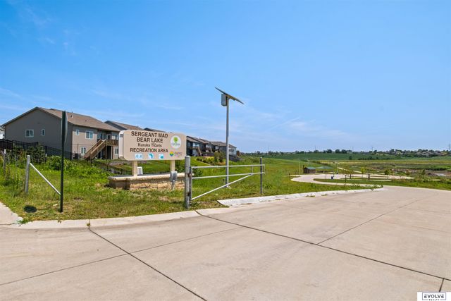17675 Rose Lane Road, Omaha, NE 68136