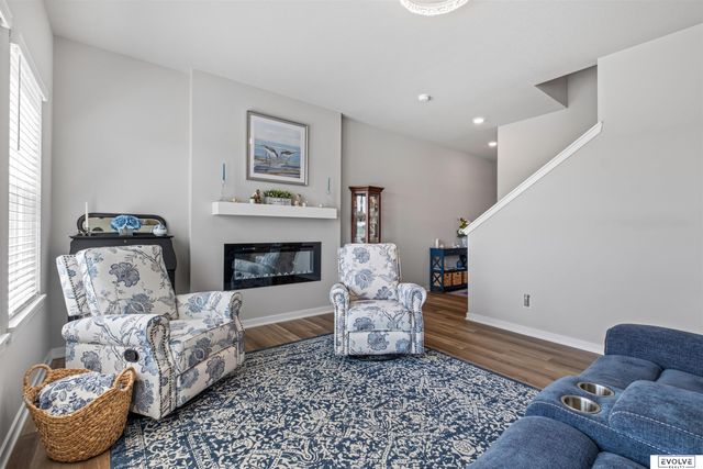 17675 Rose Lane Road, Omaha, NE 68136