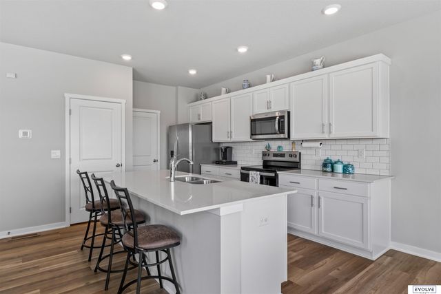 17675 Rose Lane Road, Omaha, NE 68136