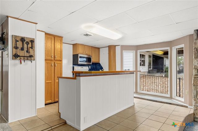 92 Turtle Lane, Seguin, TX 78155