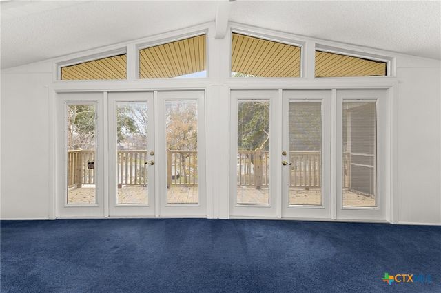 92 Turtle Lane, Seguin, TX 78155