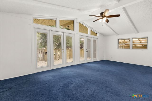 92 Turtle Lane, Seguin, TX 78155