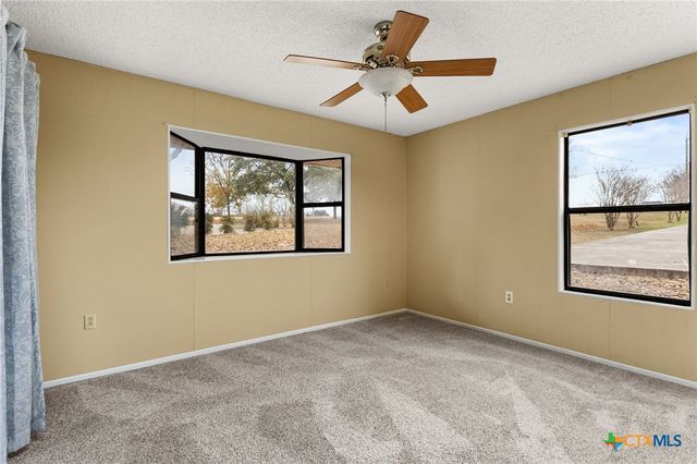 92 Turtle Lane, Seguin, TX 78155