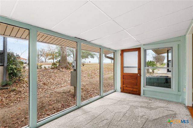 92 Turtle Lane, Seguin, TX 78155