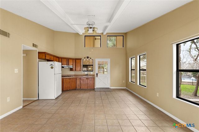 92 Turtle Lane, Seguin, TX 78155