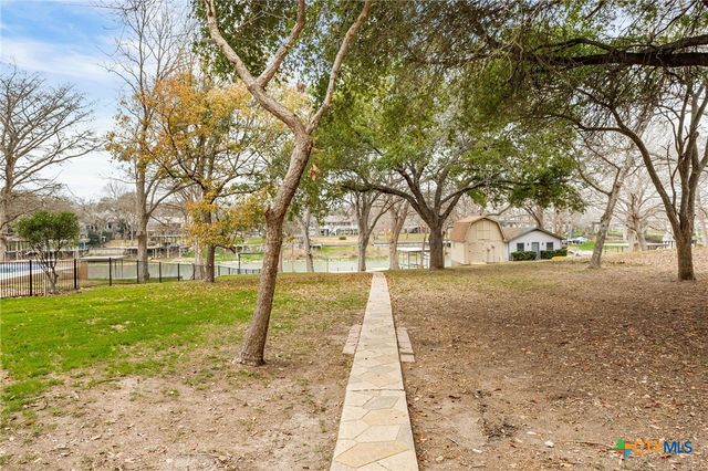 92 Turtle Lane, Seguin, TX 78155
