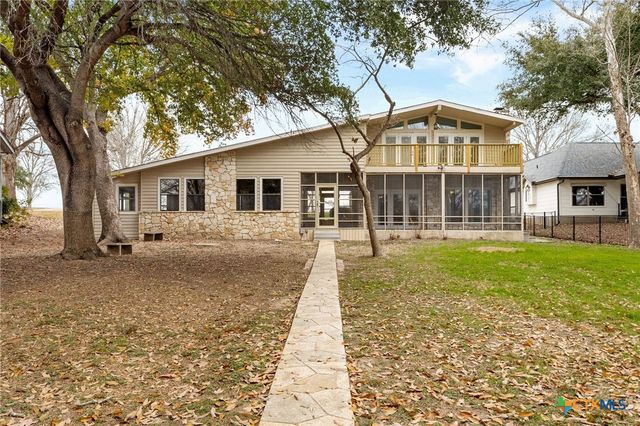 92 Turtle Lane, Seguin, TX 78155