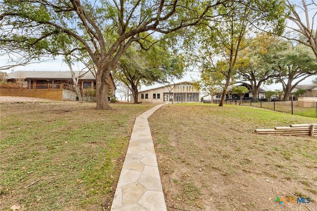 92 Turtle Lane, Seguin, TX 78155