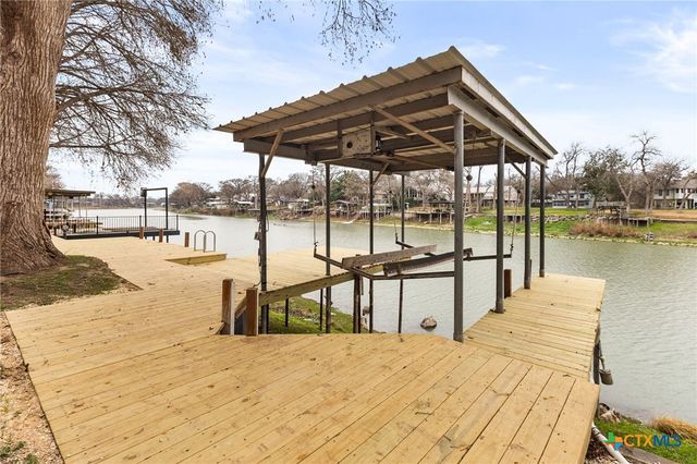 92 Turtle Lane, Seguin, TX 78155