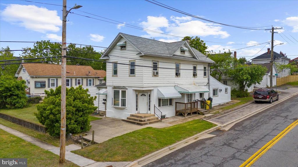 17 2ND AVE, Baltimore, MD 21225