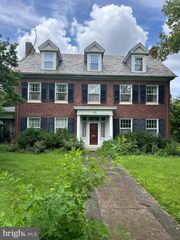 145 IRVING RD, York, PA 17403