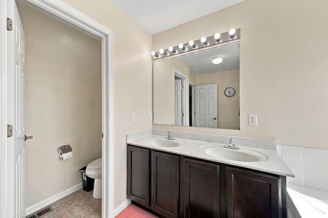 483 Pruden Drive, Pickerington, OH 43147