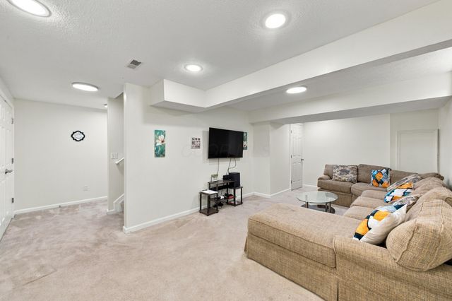 483 Pruden Drive, Pickerington, OH 43147
