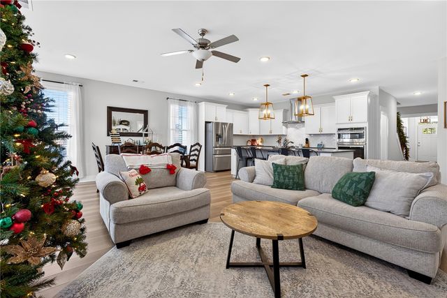 109 Woodcross Drive, Simpsonville, SC 29681